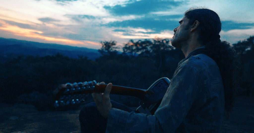 Márcio Aranha e a Teia lança clipe no Dia Mundial do Rock